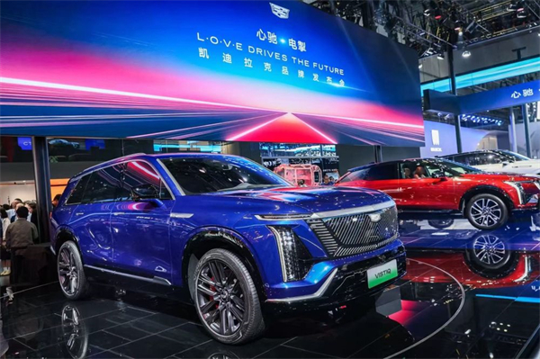 在“主場(chǎng)”，當(dāng)“主角”！芒果體育官網(wǎng)盛裝出席上海車展