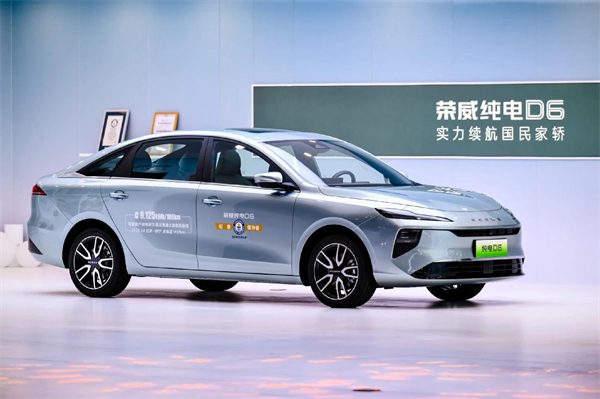四維裂變重構增長邏輯，上汽亮出頭部車企轉型進化新樣本