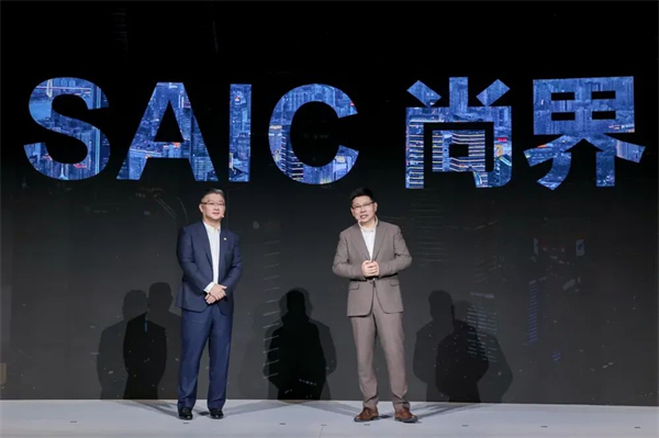 上汽轉(zhuǎn)型啟示錄：潮頭擊水三重浪