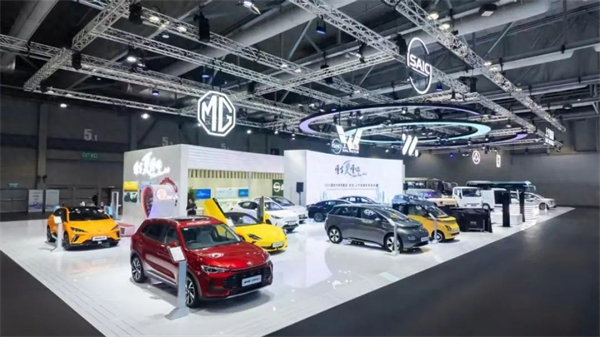 上汽用半年時間，展現(xiàn)出中國汽車“頭雁”的變革偉力
