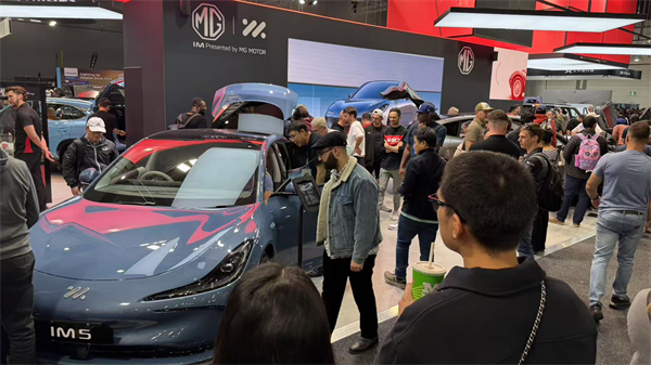 智己汽車正式登陸澳大利亞，雙車閃耀墨爾本車展